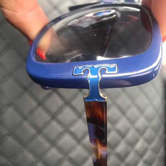 Tory Burch Sunglasses - Picture 3 of 6